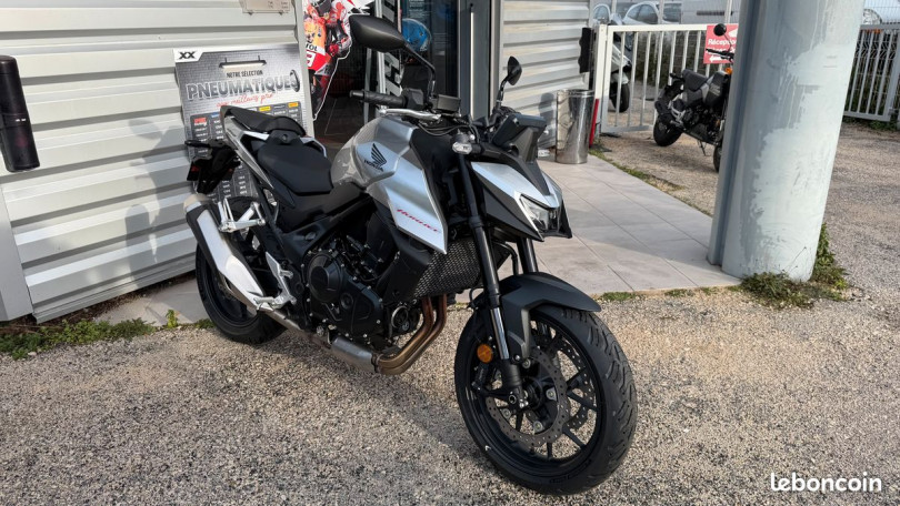 Honda HORNET 750 CB750 - SAINT MITRE LES REMPARTS