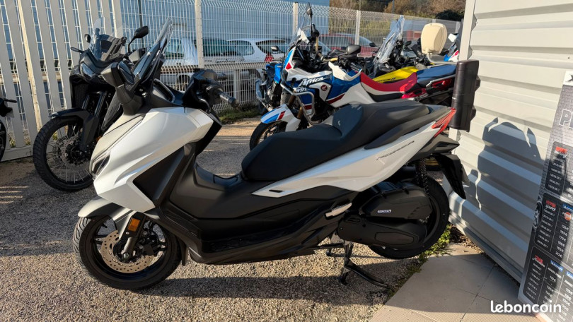 Honda Forza 125 NSS125 - SAINT MITRE LES REMPARTS