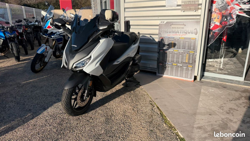 Honda Forza 125 NSS125 - SAINT MITRE LES REMPARTS