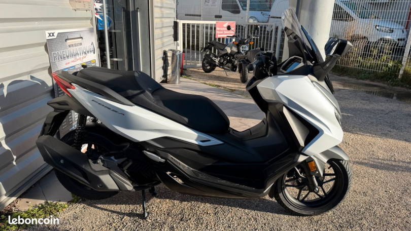 Honda Forza 125 NSS125 - SAINT MITRE LES REMPARTS