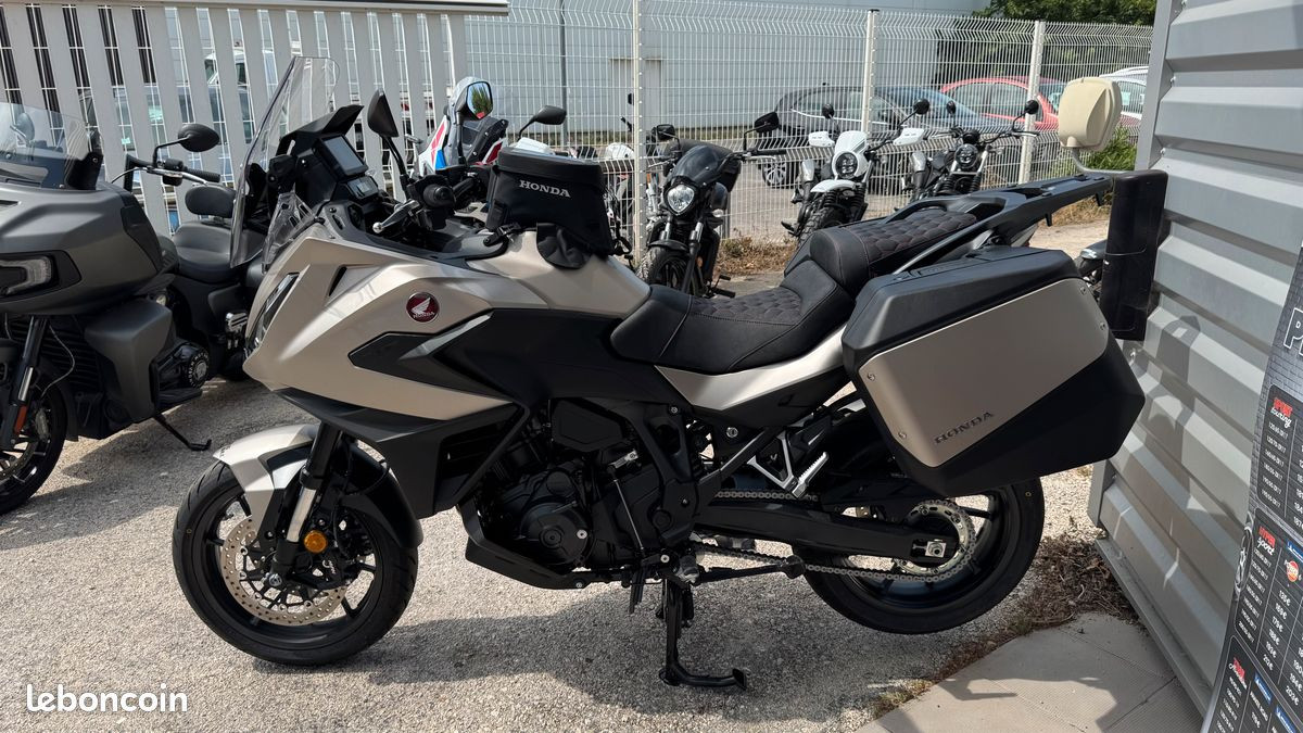 CBR 650 R BIKEPARC 28  FONTENAY-SUR-EURE 