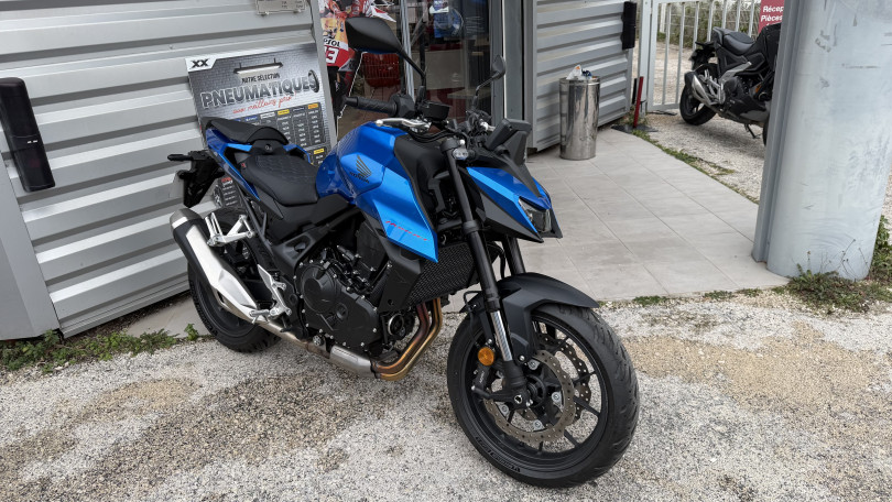 Honda HORNET 750 CB750 - SAINT MITRE LES REMPARTS